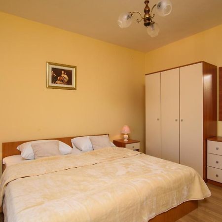 Apartmen Karmen 2 Traù Esterno foto