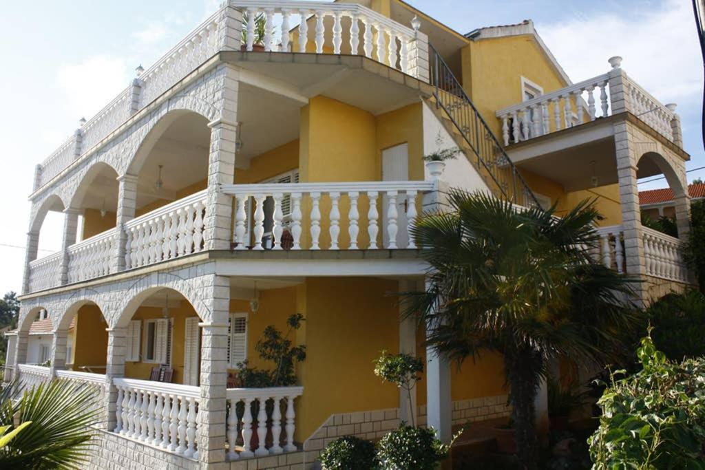 Apartmen Karmen 2 Traù Esterno foto