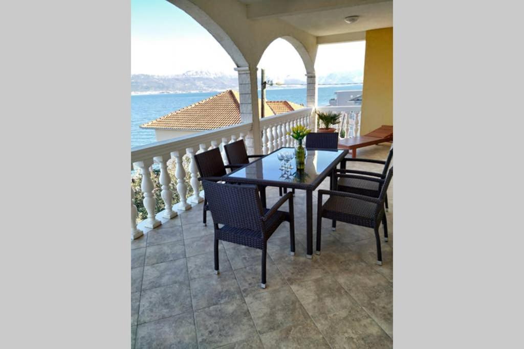 Apartmen Karmen 2 Traù Esterno foto