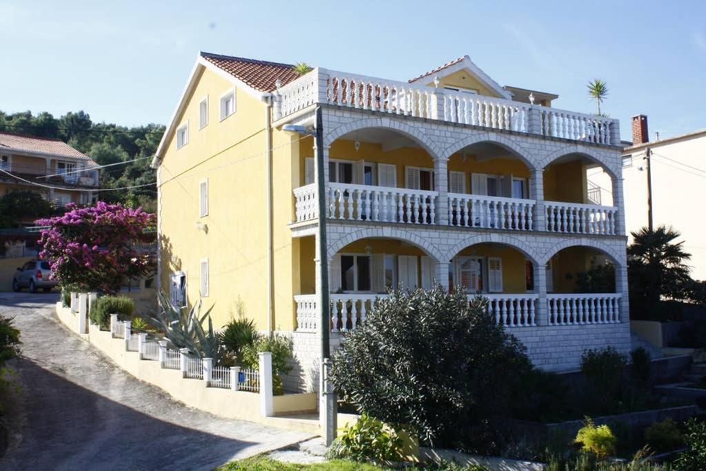 Apartmen Karmen 2 Traù Esterno foto