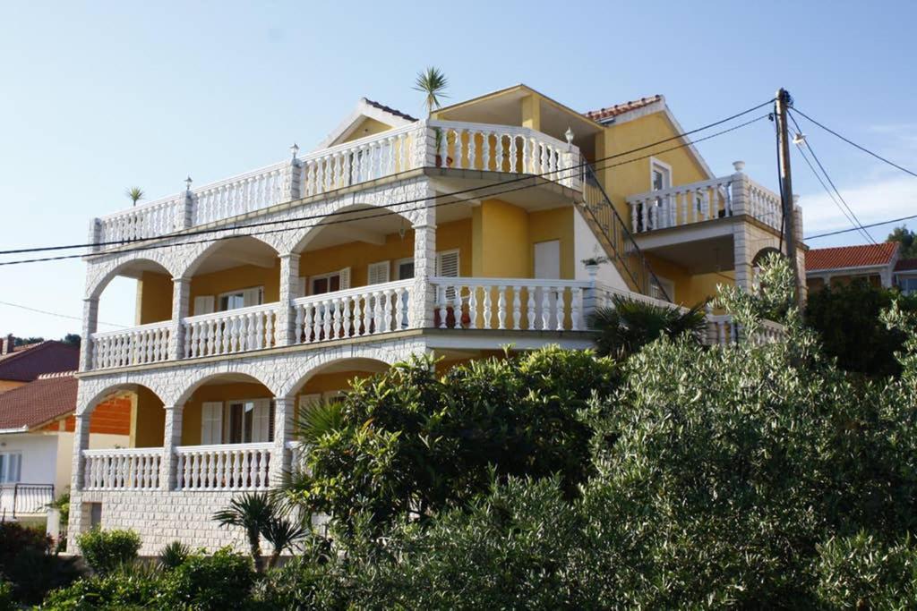 Apartmen Karmen 2 Traù Esterno foto