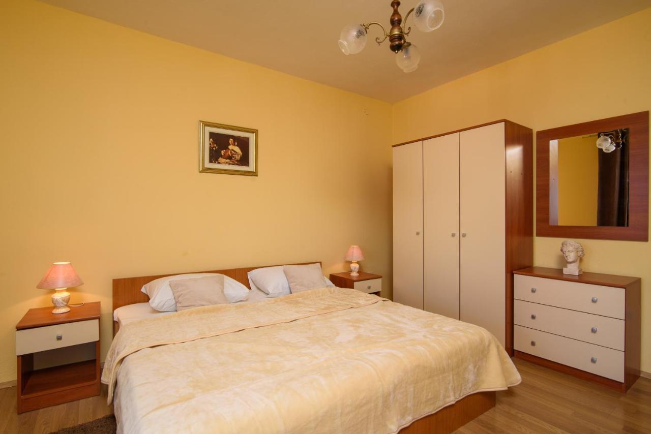 Apartmen Karmen 2 Traù Esterno foto