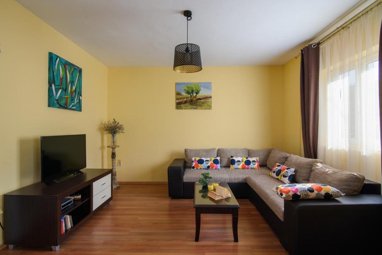 Apartmen Karmen 2 Traù Esterno foto