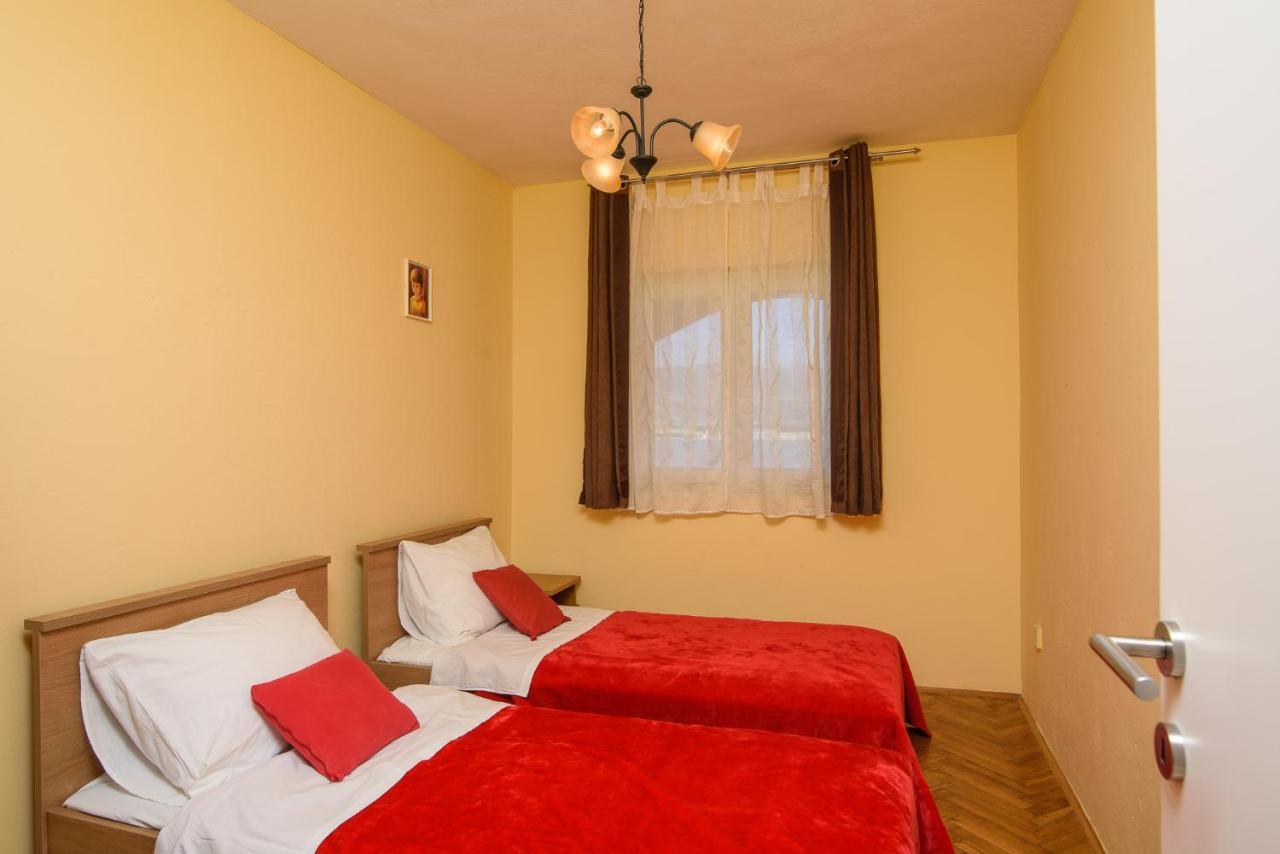 Apartmen Karmen 2 Traù Esterno foto